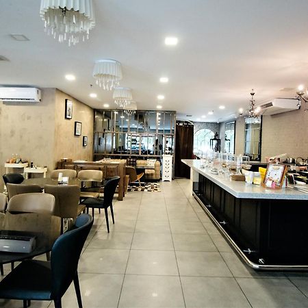 Traders Inn Bandar Seri Begawan Exteriör bild