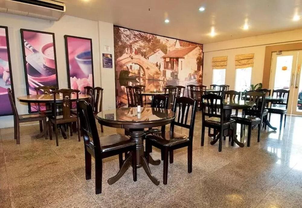 Traders Inn Bandar Seri Begawan Exteriör bild