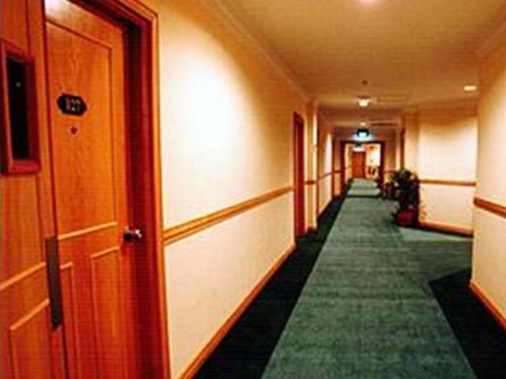 Traders Inn Bandar Seri Begawan Exteriör bild