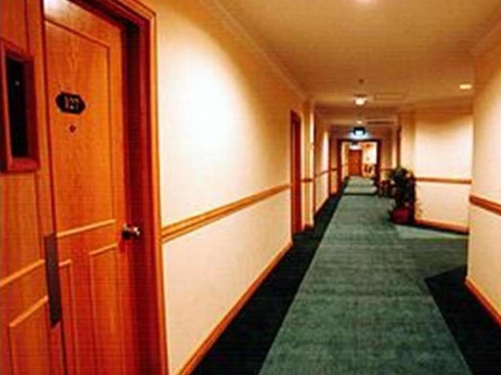 Traders Inn Bandar Seri Begawan Exteriör bild